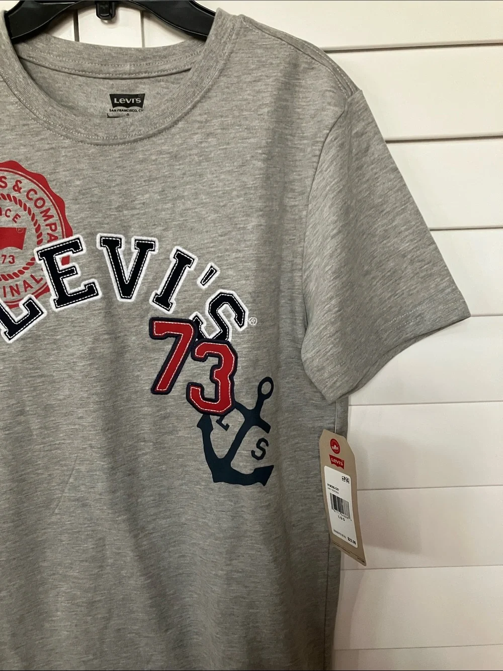 Levi's Gray Short Sleeve Graphic Tee with Red Navy Accents